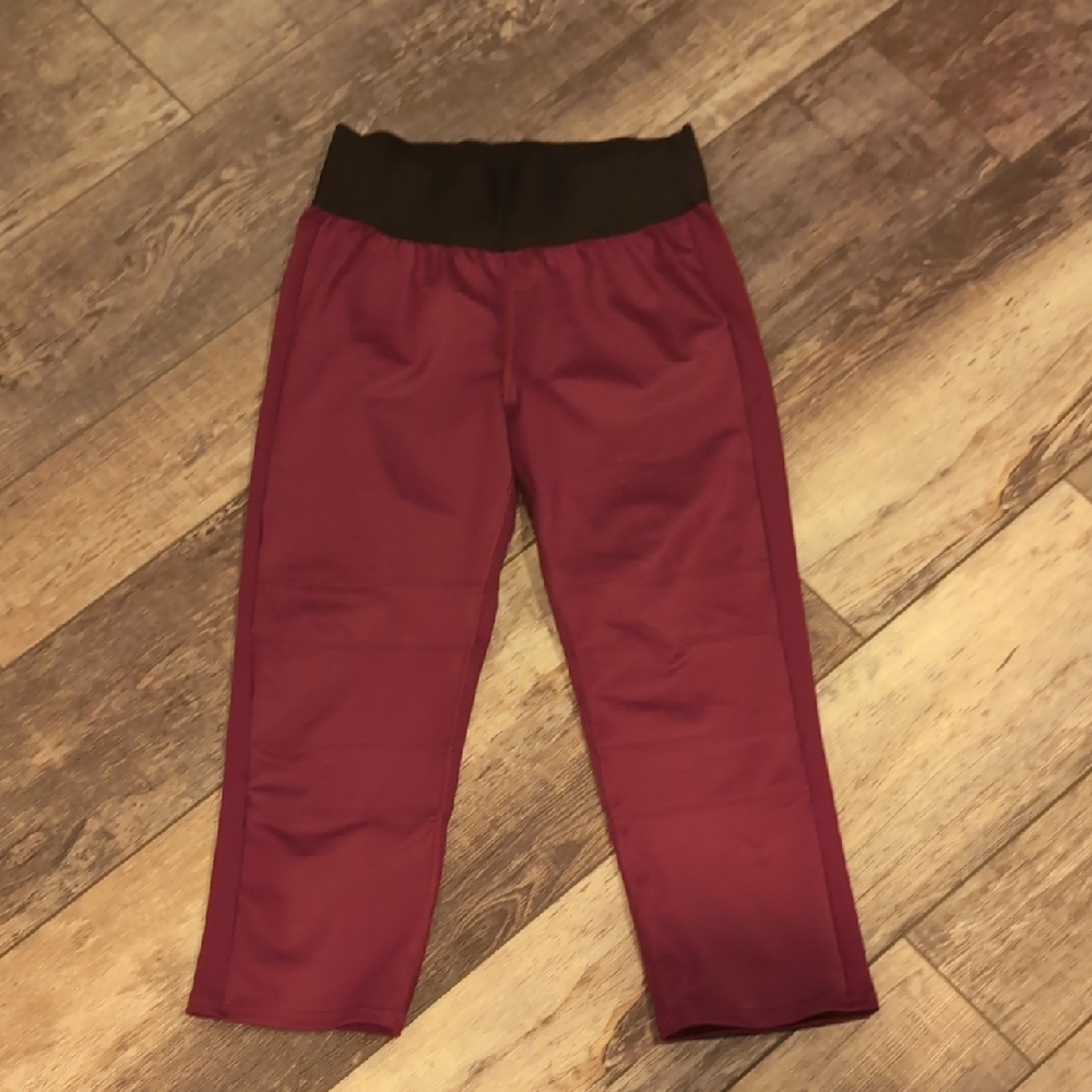 Her Universe Wonder Woman Maroon Leggings with Black Waistband